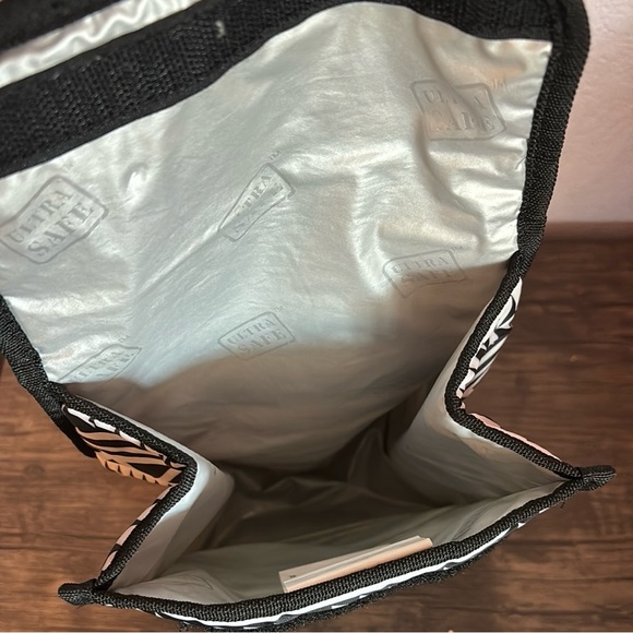 Lunchbox - Picture 3 of 3